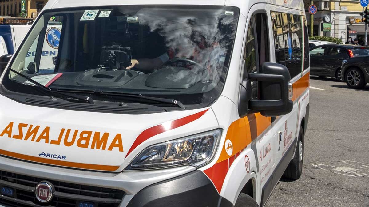 Due bimbi trovati morti in auto, ipotesi caldo eccessivo. Tragedia in Francia