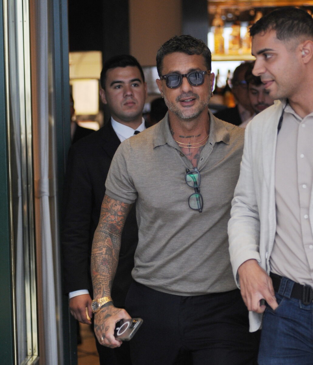 Fabrizio Corona pubblica la telefonata con Barbara D’Urso e svela l’accordo anti-Rai: “Quella cosa lì, quella del veto, è vera”