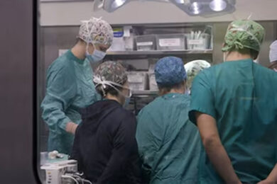 Roma, al Sant’Andrea un intervento “mai fatto prima”: trapiantata un’arteria polmonare a una donna di 70 anni