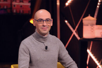 Salvatore Aranzulla, l’IA di Google “uccide” tutti i siti ma il suo regge: Overview non scalfisce i conti del mago del tech. I numeri