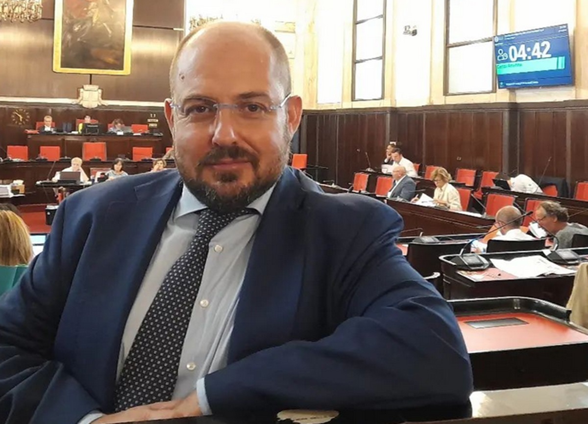 Milano, tentazione primarie a centrodestra. De Chirico (FI): “Riportare gli elettori alle urne. I nomi? Magari io stesso…” Milano, tentazione primarie a centrodestra. De Chirico (FI): “Riportare gli elettori alle urne. I nomi? Magari io stesso…”