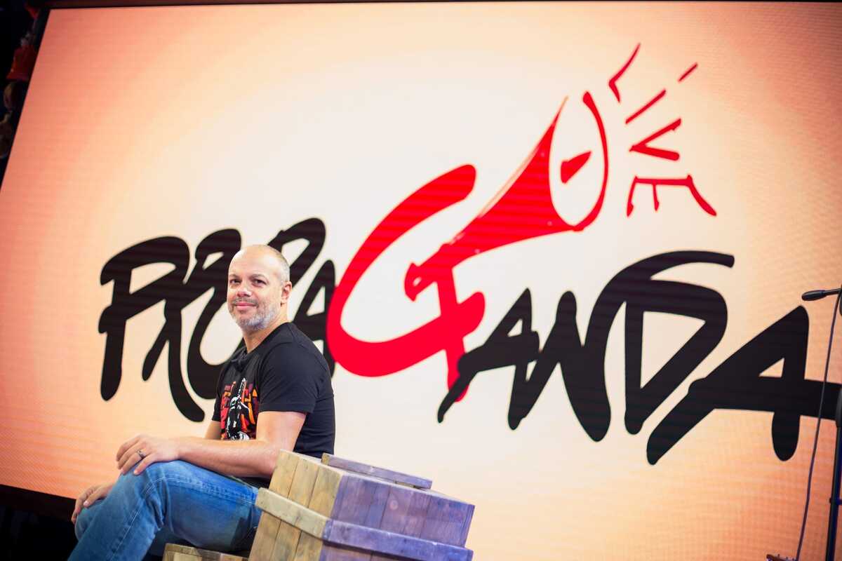 Propaganda Live, ospiti stasera: in studio un attore, regista ed ex marito di Margherita Buy Propaganda Live, ospiti stasera: in studio un attore, regista ed ex marito di Margherita Buy