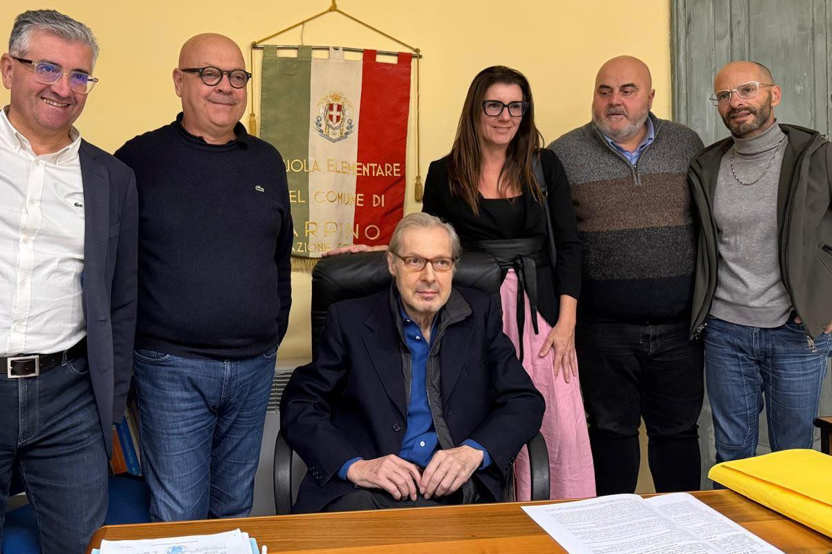 Sgarbi si riprende la poltrona da sindaco dopo la malattia, l’arrivo a sorpresa in giunta ad Arpino Sgarbi si riprende la poltrona da sindaco dopo la malattia, l’arrivo a sorpresa in giunta ad Arpino