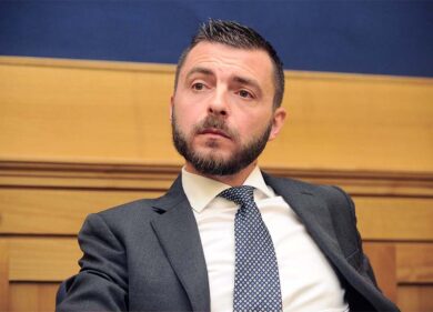Manovra, FdI ‘silura’ Landini: “Ha depotenziato lo sciopero ad attacco politico alla maggioranza. Landini isolato dagli altri sindacati”