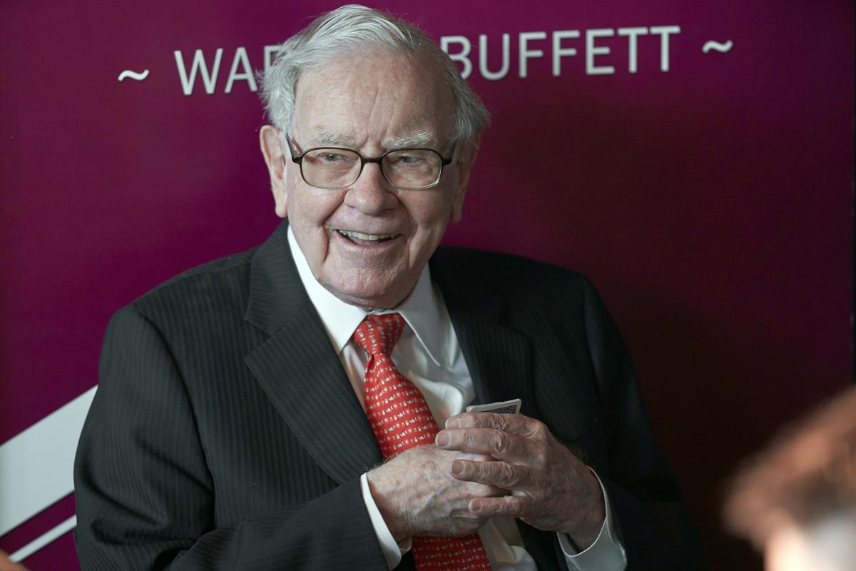 Warren Buffett, Berkshire Hathaway incassa un trimestre record con utili in volata e liquidità boom. Si scalda la poltrona per Greg Abel