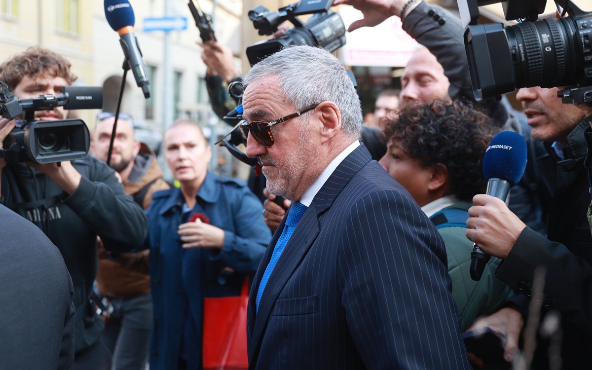 Garlasco, i pm cercano tracce della corruzione da parte di Sempio: giovedì la decisione sul sequestro di pc e telefoni di Venditti Garlasco, i pm cercano tracce della corruzione da parte di Sempio: giovedì la decisione sul sequestro di pc e telefoni di Venditti