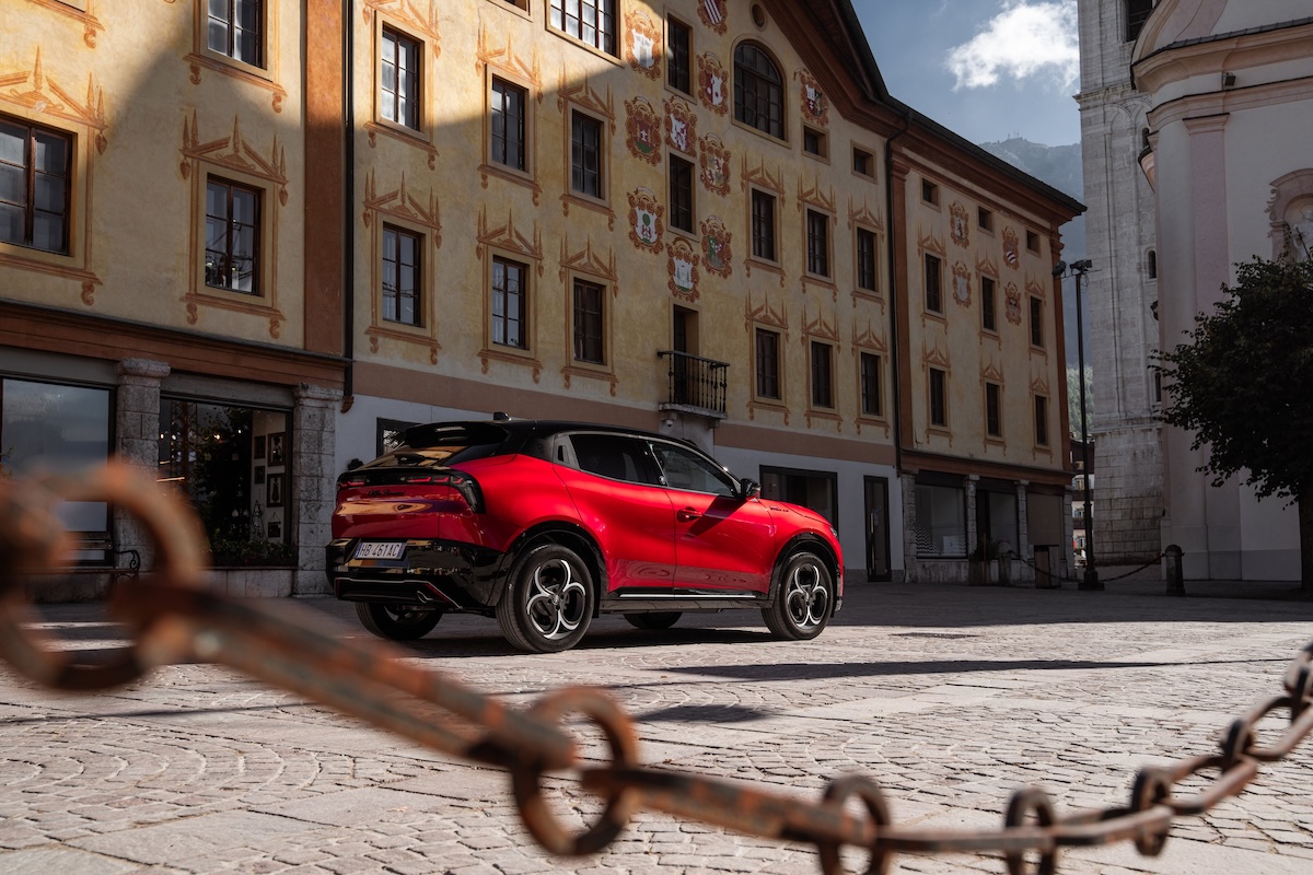 Alfa Romeo Junior: edizione Milano Cortina tra ibrido e EV Alfa Romeo Junior: edizione Milano Cortina tra ibrido e EV