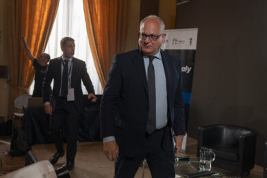 Nella Roma di Gualtieri anche il freddo è amministrato: termosifoni accesi solo dal 15 novembre. Il solito boomerang all’italiana 