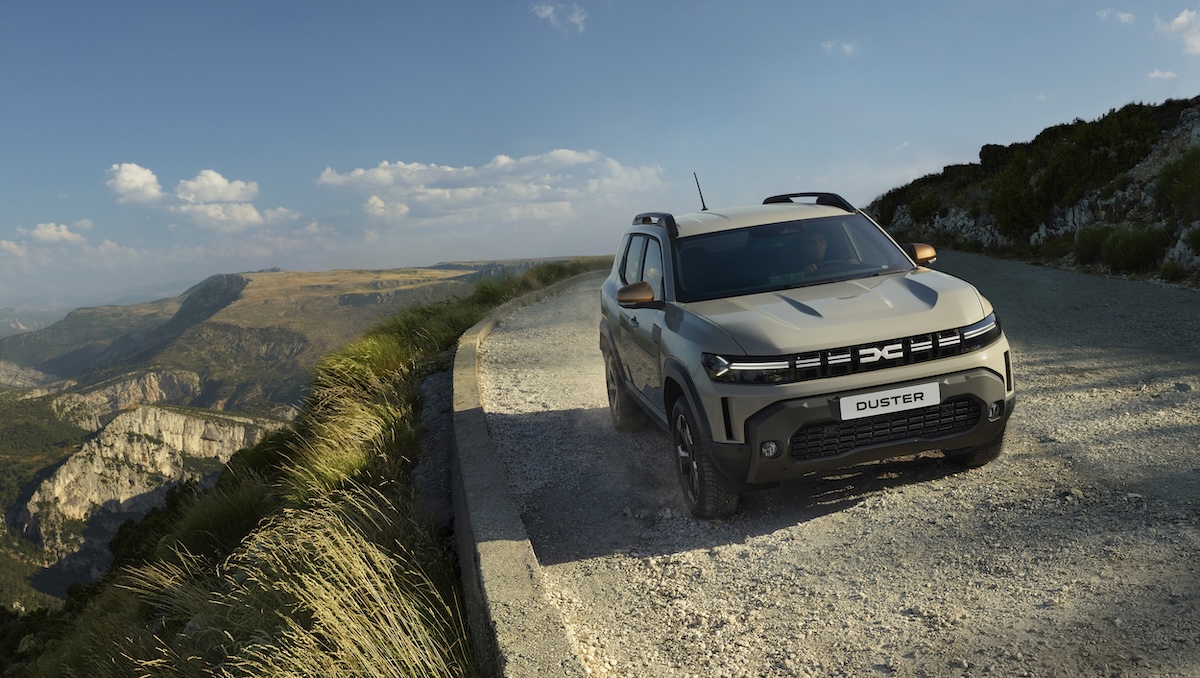 Dacia Duster 2026: nuovi motori hybrid 155 e mild 140