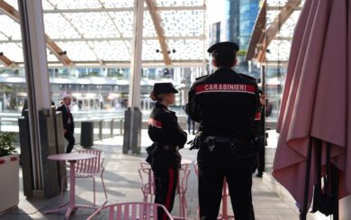 Due riflessioni sulla donna accoltellata a Milano