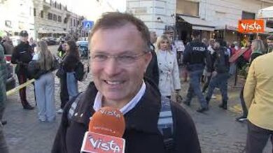 Crollo Torre dei Conti, le voci di romani a turisti: “Un colpo al cuore per la città”