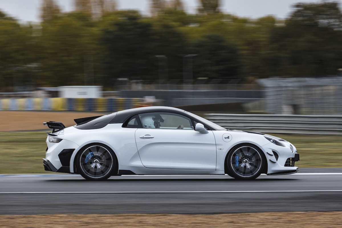 Alpine A110 R Ultime: 345 CV e personalizzazione estrema Alpine A110 R Ultime: 345 CV e personalizzazione estrema