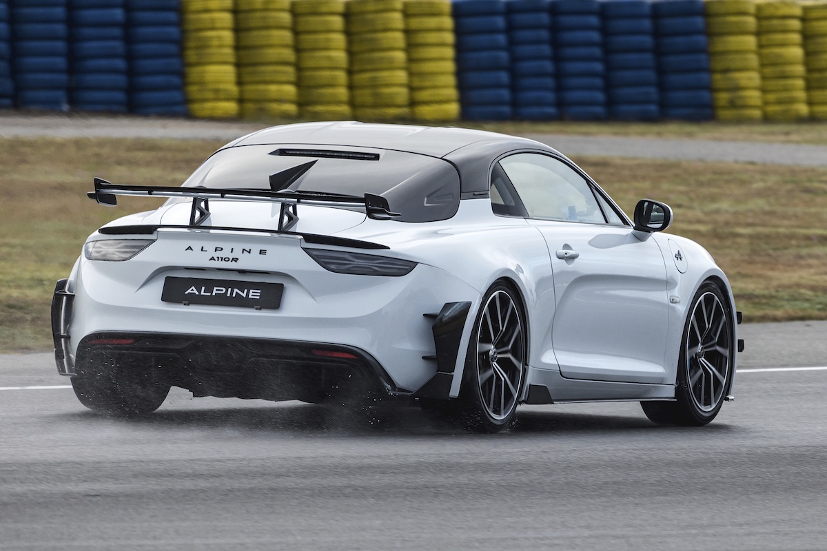 Alpine A110 R Ultime: 345 CV e personalizzazione estrema Alpine A110 R Ultime: 345 CV e personalizzazione estrema