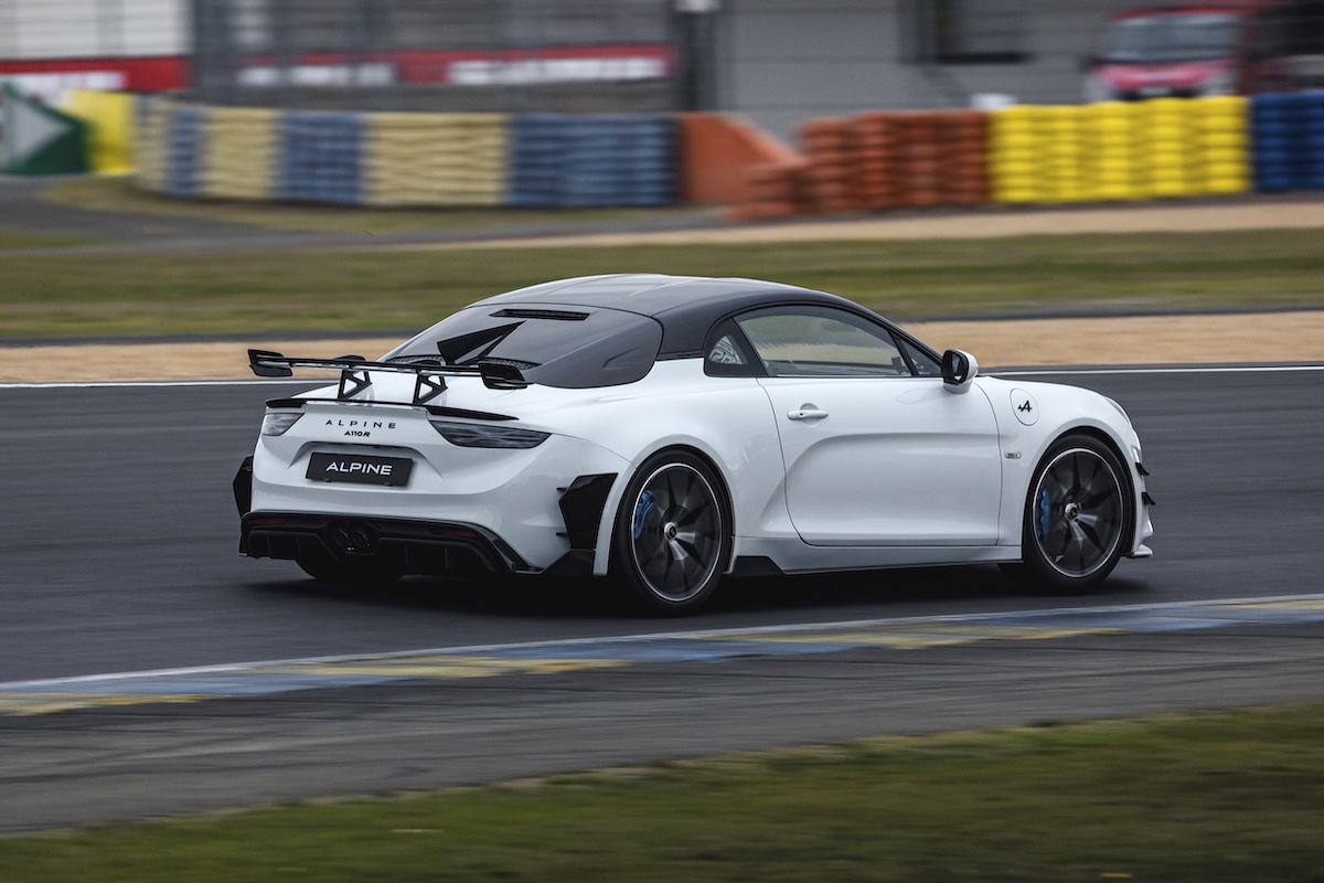 Alpine A110 R Ultime: 345 CV e personalizzazione estrema Alpine A110 R Ultime: 345 CV e personalizzazione estrema