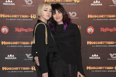 Sanremo 2026, pronto un nuovo programma spin off: Carlo Conti lancia tre figlie d’arte e strizza l’occhio alla Gen Z