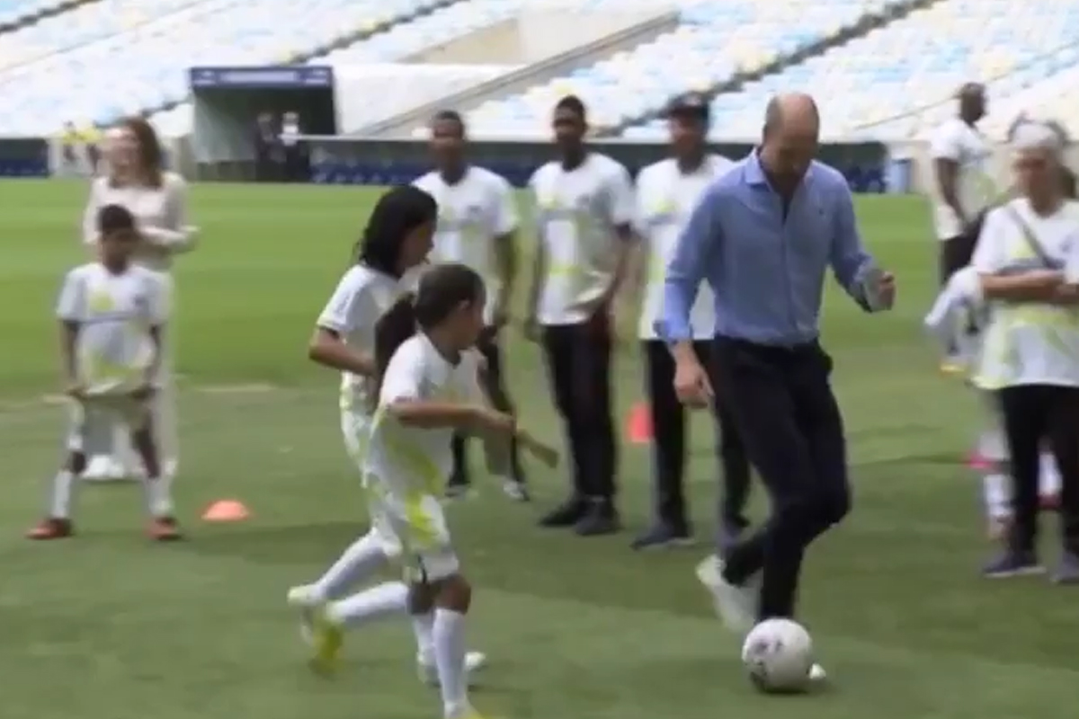 Il Principe William al Maracanã con Cafu: calcio, ambiente e sorrisi a Rio de Janeiro Il Principe William al Maracanã con Cafu: calcio, ambiente e sorrisi a Rio de Janeiro