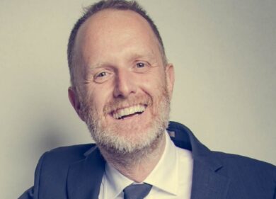 Como, approvata la delibera anti-dehors. Il sindaco esulta: “Prime di me la città era Gotham City”