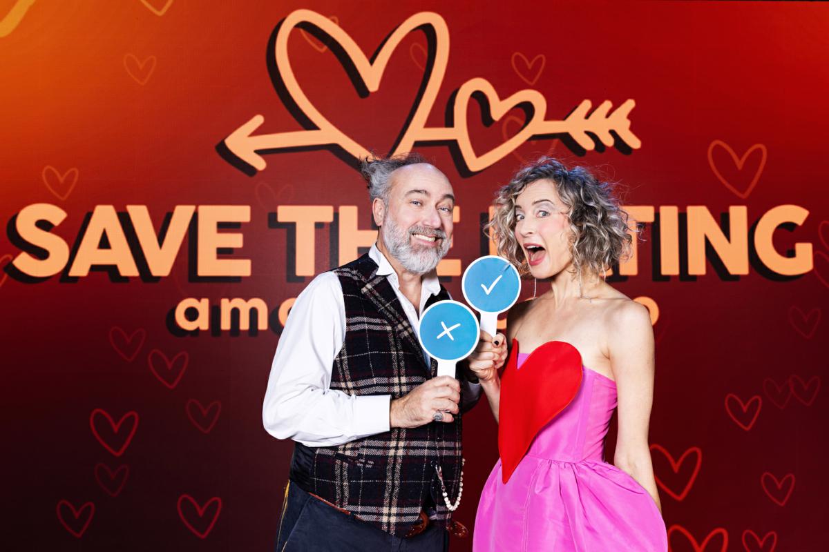 Galleria foto 'Save the Dating – Amori in corso, lo spettacolo comico incontra il dating show con Marta Zoboli e Gianluca De Angelis' - foto 1