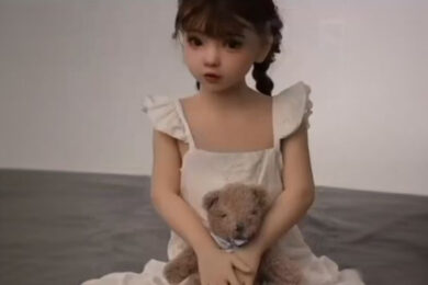 Bufera su Shein in Francia: accusata di vendere bambole sessuali dall’aspetto infantile