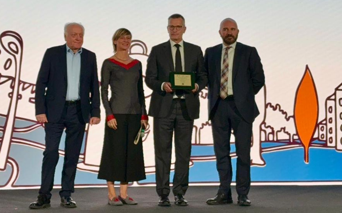 A2A premiata ad Ecomondo per il progetto di recupero calore del data center di Brescia A2A premiata ad Ecomondo per il progetto di recupero calore del data center di Brescia