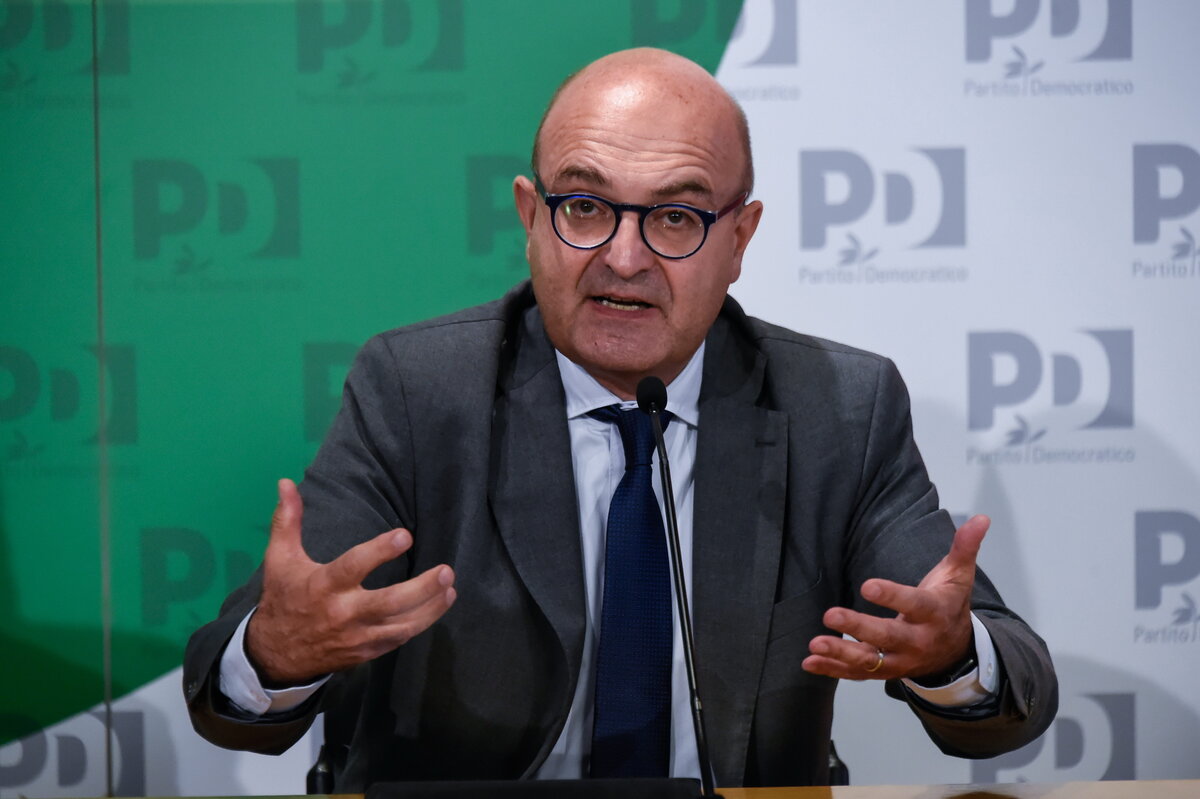 Manovra e caos dividendi, il Pd: “Giorgetti si è cacciato da solo in un guaio, cosa si inventerà?”. E suggerisce la soluzione al Mef Manovra e caos dividendi, il Pd: “Giorgetti si è cacciato da solo in un guaio, cosa si inventerà?”. E suggerisce la soluzione al Mef