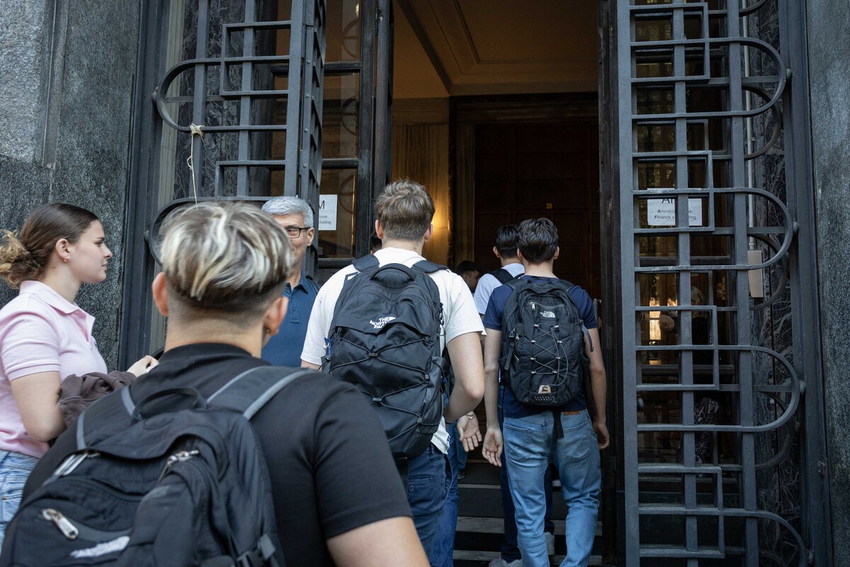 Scuola: ok al rinnovo contratto 2022-24, aumenti medi di 150 euro al mese – Cgil: “Non firmiamo perché…” Scuola: ok al rinnovo contratto 2022-24, aumenti medi di 150 euro al mese – Cgil: “Non firmiamo perché…”