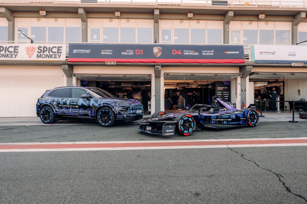 Porsche Cayenne Electric: la tecnologia della Formula E scende in strada Porsche Cayenne Electric: la tecnologia della Formula E scende in strada