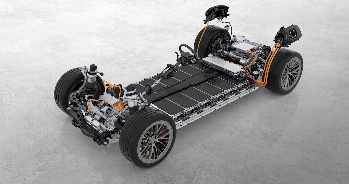 Porsche Cayenne Electric: la tecnologia della Formula E scende in strada Porsche Cayenne Electric: la tecnologia della Formula E scende in strada