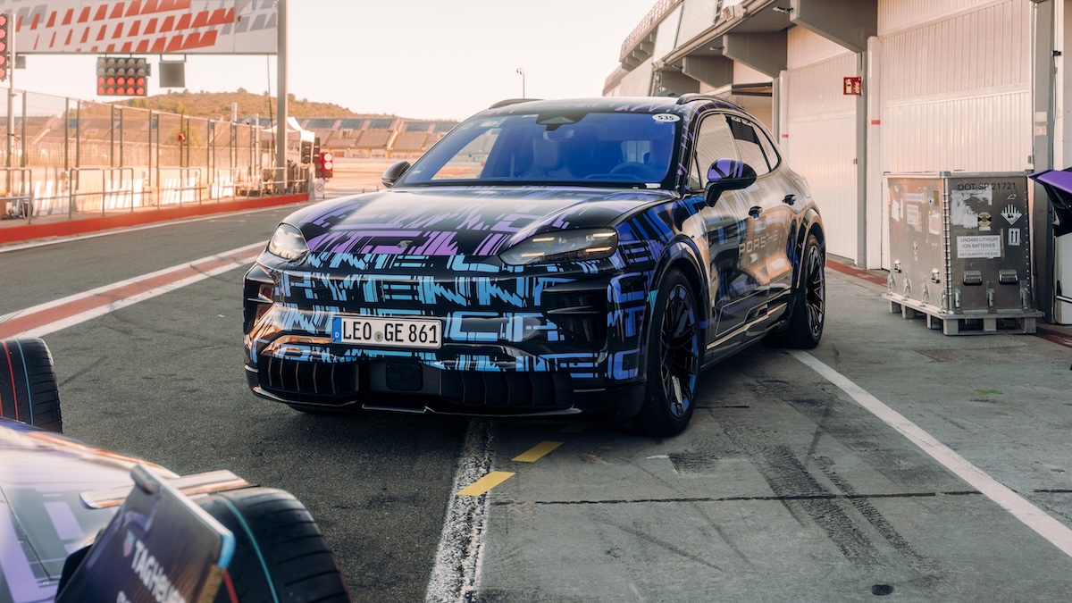 Porsche Cayenne Electric: la tecnologia della Formula E scende in strada Porsche Cayenne Electric: la tecnologia della Formula E scende in strada