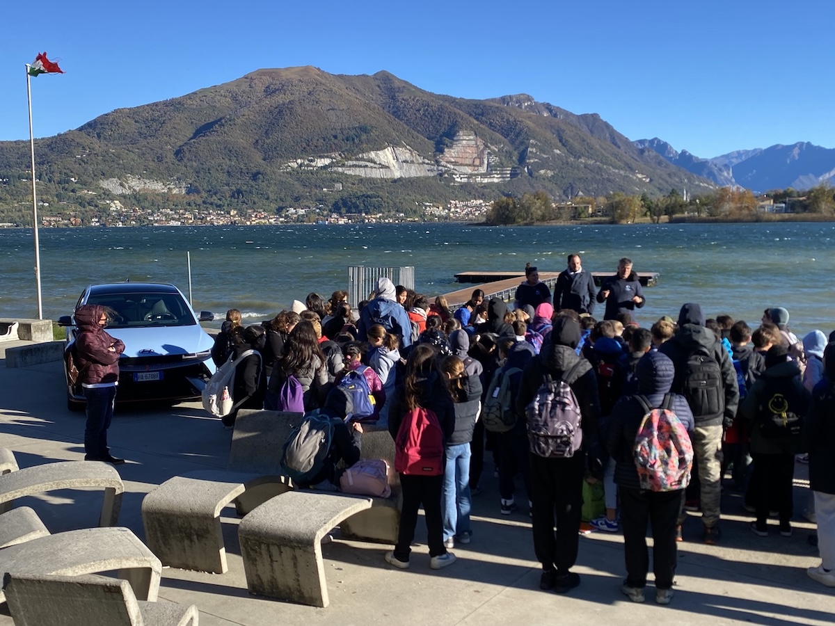 Hyundai Italia: giornata al Lago di Pusiano tra canoa e “ghost nets”