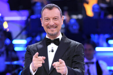 Ascolti tv, La Corrida-Amadeus stecca (il confronto col 2024). Montalbano batte Pavarotti, Chi l’ha visto? Share in doppia cifra. Cazzullo scende – Top e Flop Auditel