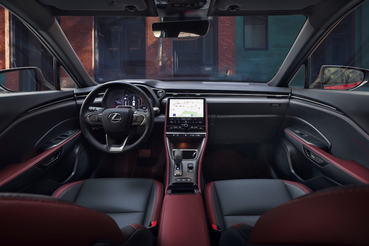 Lexus LBX Vibrant Edition: ibrido 136 CV e stile “premium casual” Lexus LBX Vibrant Edition: ibrido 136 CV e stile “premium casual”