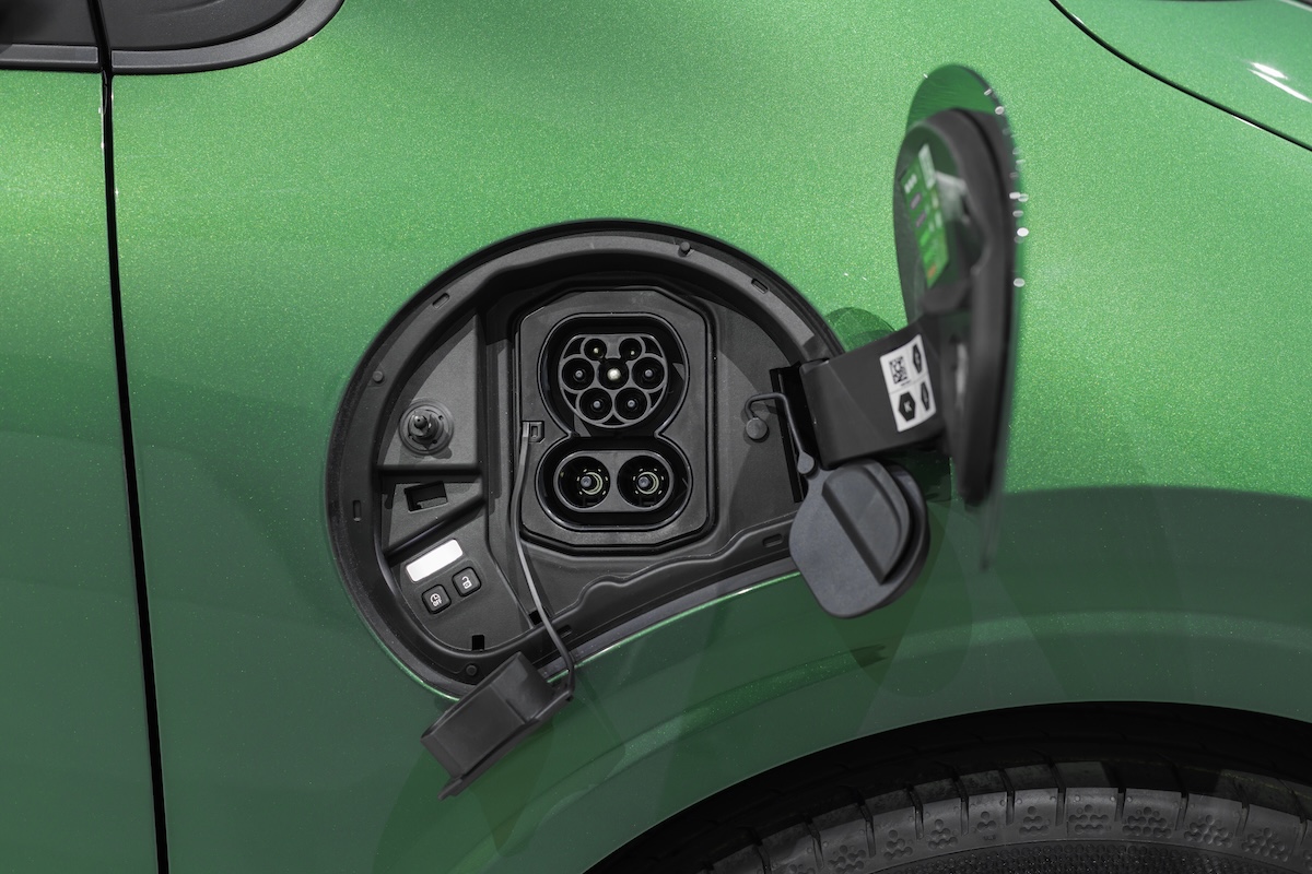 Nuova Renault Twingo E-Tech: citycar elettrica con ADAS e design smart Nuova Renault Twingo E-Tech: citycar elettrica con ADAS e design smart