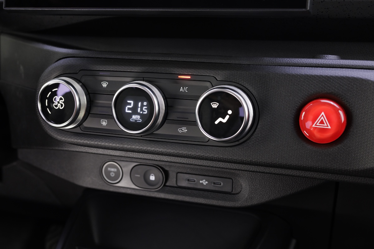 Nuova Renault Twingo E-Tech: citycar elettrica con ADAS e design smart Nuova Renault Twingo E-Tech: citycar elettrica con ADAS e design smart