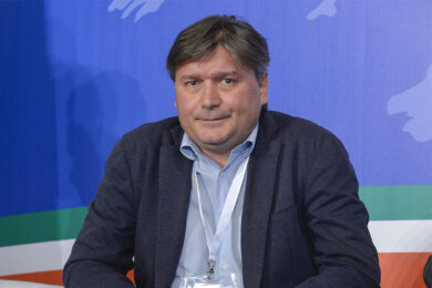 Casamenti, il sindaco che è riuscito a mettersi contro tutti (e a perdere pure col Tar)