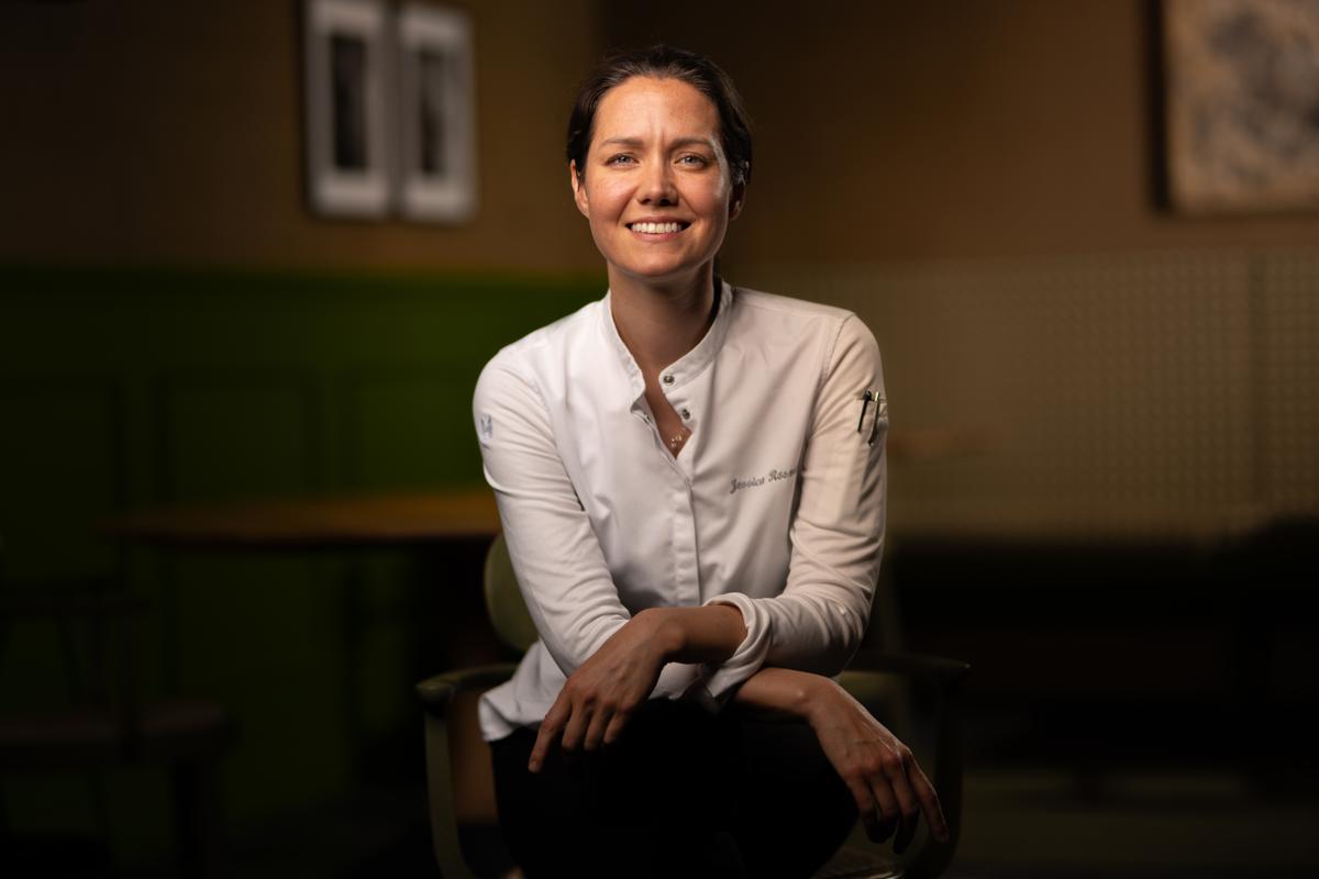Galleria foto '“L’insegnamento di Bottura? Uno chef è più della somma delle sue ricetta” – Parla Jessica Rosval, stella del food (e Michelin) ' - foto 1