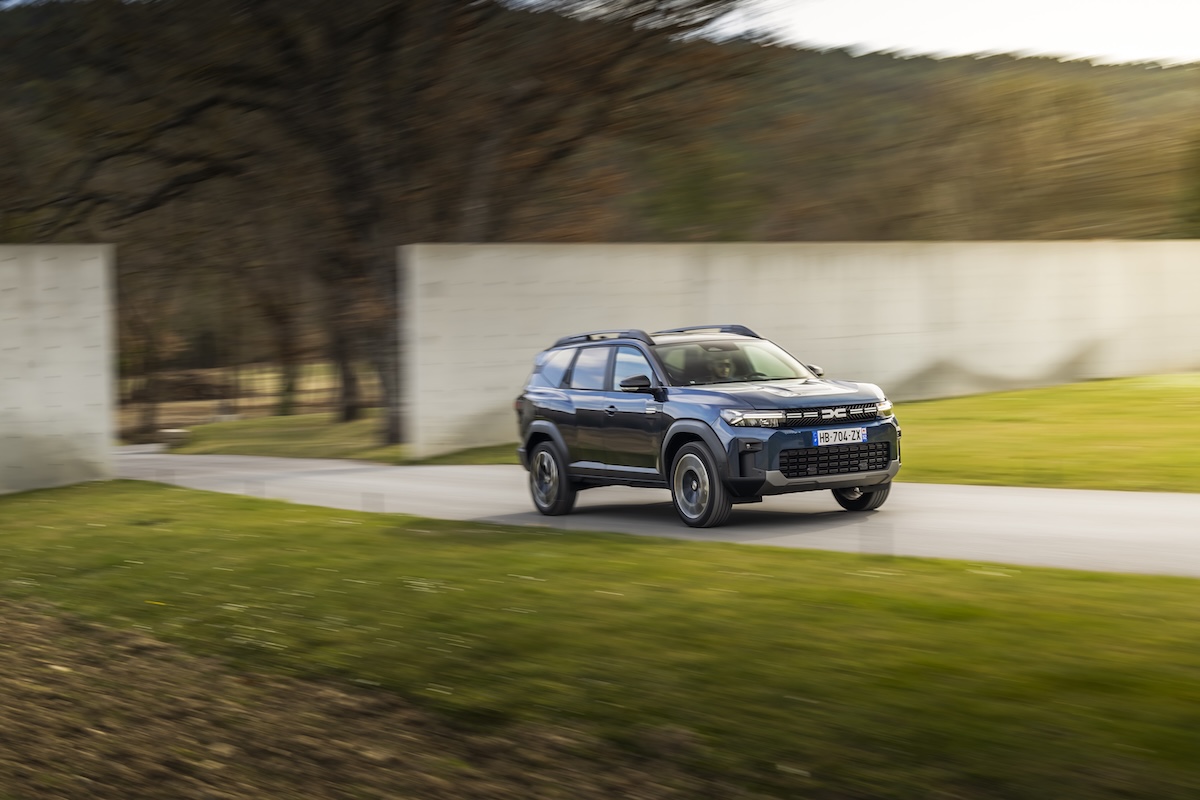 Dacia Bigster G-140: test su strada e autonomia fino a 1.450 km Dacia Bigster G-140: test su strada e autonomia fino a 1.450 km