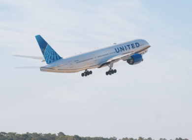Usa, caos in 40 aeroporti per lo shutdown di Trump. Oltre mille voli cancellati