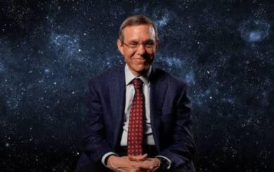 Avi Loeb (Harvard): “Non siamo soli: la cometa 3I/ATLAS potrebbe essere un veicolo alieno. L’umanità cominci a guardare in alto”