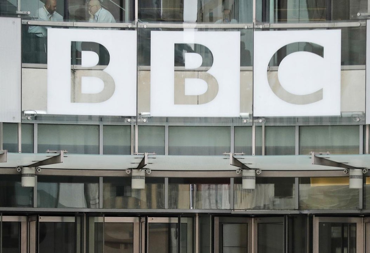 Scandalo Trump-Bbc, Starmer corre in difesa dell’emittente. Il tycoon minaccia azioni legali Scandalo Trump-Bbc, Starmer corre in difesa dell’emittente. Il tycoon minaccia azioni legali