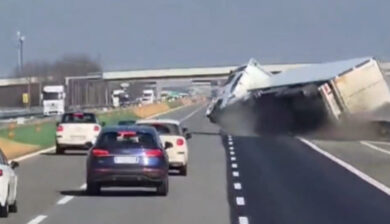 Viaggia in contromano sulla Torino-Milano, sfiorato il frontale con una famiglia