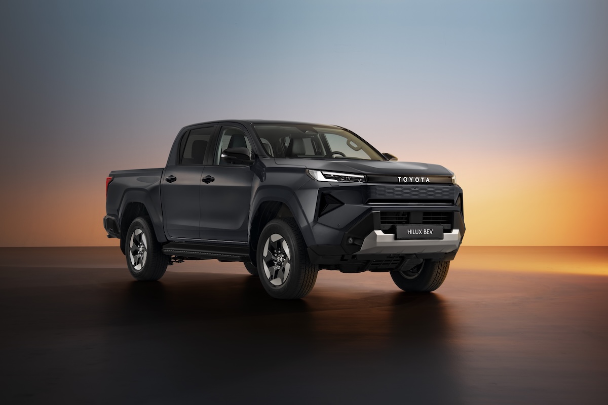 Toyota svela Hilux elettrico e FCEV: svolta nei pick-up Toyota svela Hilux elettrico e FCEV: svolta nei pick-up