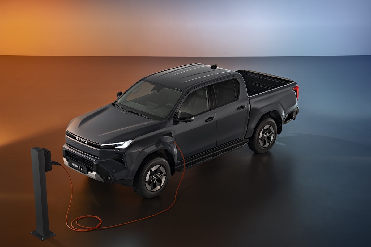 Toyota svela Hilux elettrico e FCEV: svolta nei pick-up Toyota svela Hilux elettrico e FCEV: svolta nei pick-up