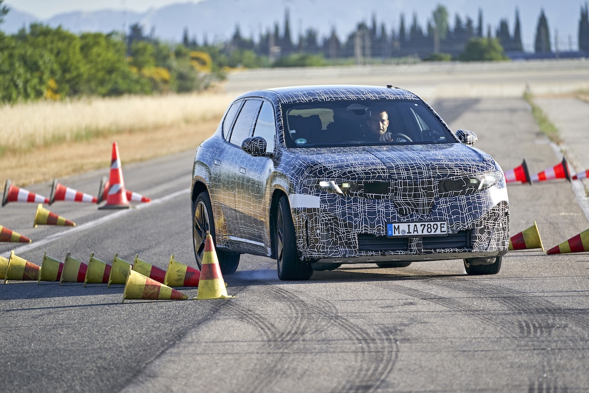 BMW iX3: Soft Stop, efficienza e ADAS di nuova generazione