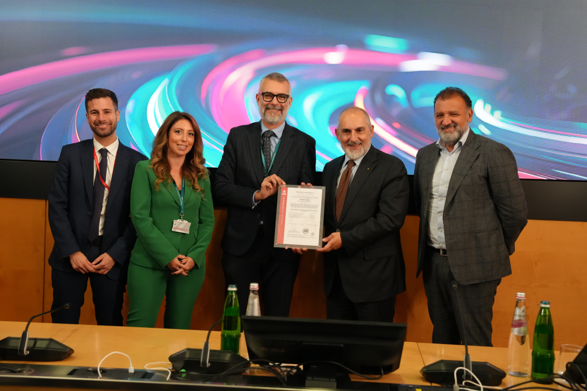 Gruppo FS ottiene la Certificazione per la Parità di Genere: riconosciuto l’impegno per inclusione ed equità Gruppo FS ottiene la Certificazione per la Parità di Genere: riconosciuto l’impegno per inclusione ed equità
