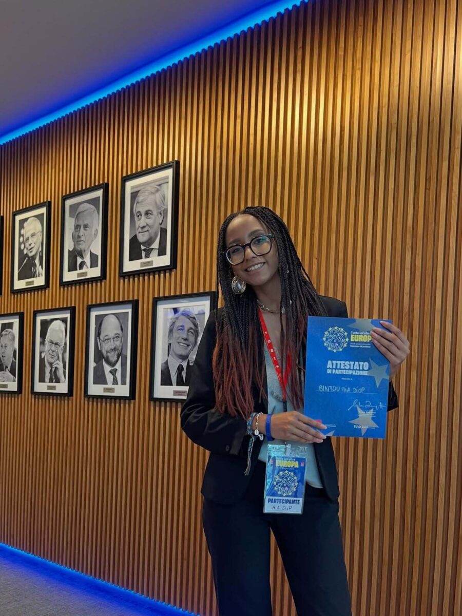 Chi è Mia Diop, la 23enne alla vicepresidenza della Regione Toscana: studentessa, radici senegalesi e un grande amore per l’attivismo politico