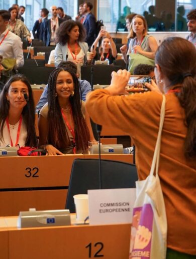 Chi è Mia Diop, la 23enne alla vicepresidenza della Regione Toscana: studentessa, radici senegalesi e un grande amore per l’attivismo politico