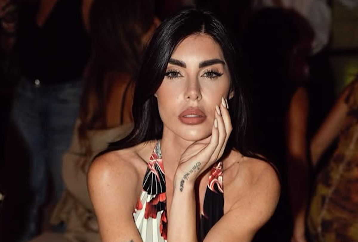 Bianca Atzei in crisi con Stefano Corti? La cantante ammette: “È un periodo intenso” Bianca Atzei in crisi con Stefano Corti? La cantante ammette: “È un periodo intenso”