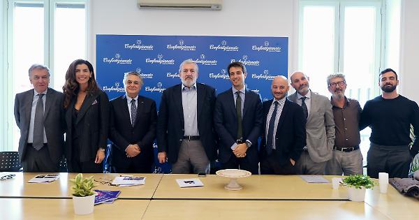 Premio Manibus a Bari da trpla A: Artigiani, Artisti e Amore Premio Manibus a Bari da trpla A: Artigiani, Artisti e Amore