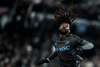 Napoli, lungo stop per Anguissa: Conte ha solo 4 centrocampisti – Tre nomi per il mercato di gennaio